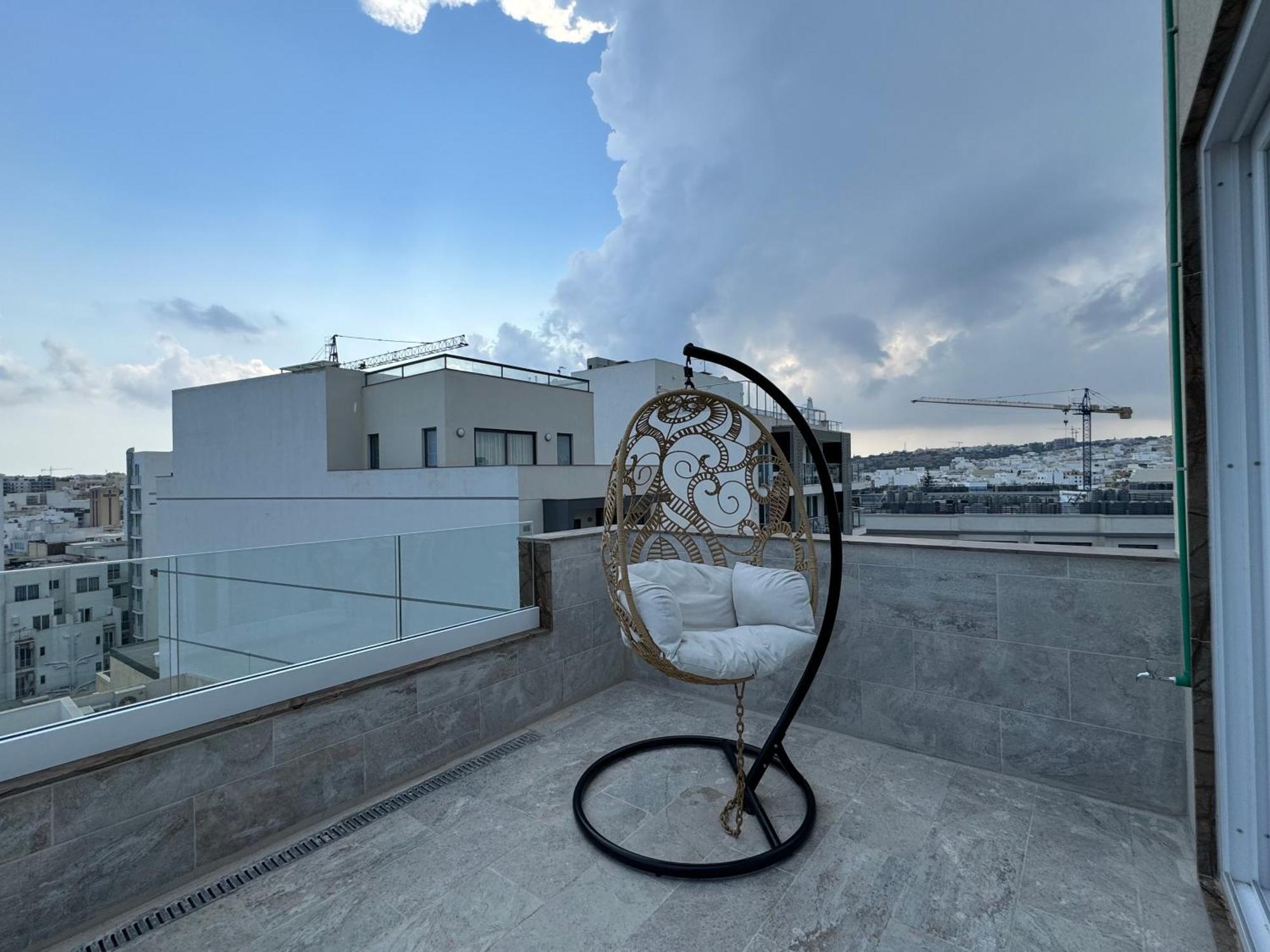 Balcony Hotel San Ġiljan Exterior foto