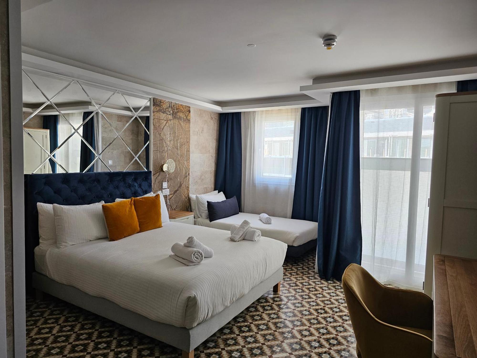 Balcony Hotel San Ġiljan Exterior foto